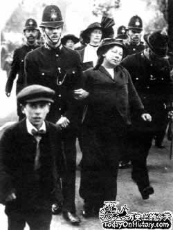 本世纪初女权运动迅速发展（转自：历史上的今天。中国）